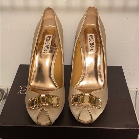 Badgley Mischka Shoes - Badgley Mischka Pumps Ivory